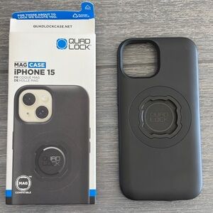 Quad Lock Black Mag Case for iPhone 15